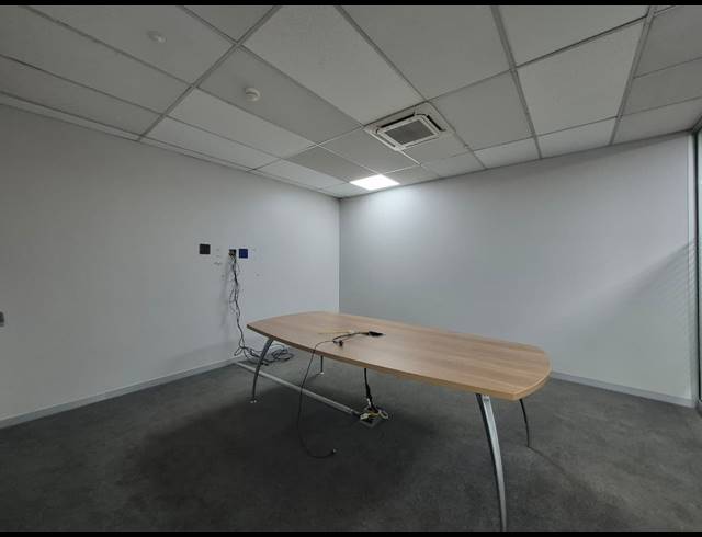 1,700M² OFFICE TO LET IN CRAIGHALL